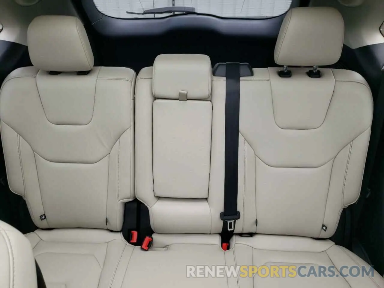 10 Photograph of a damaged car 2FMPK4K90KBC08114 FORD EDGE 2019