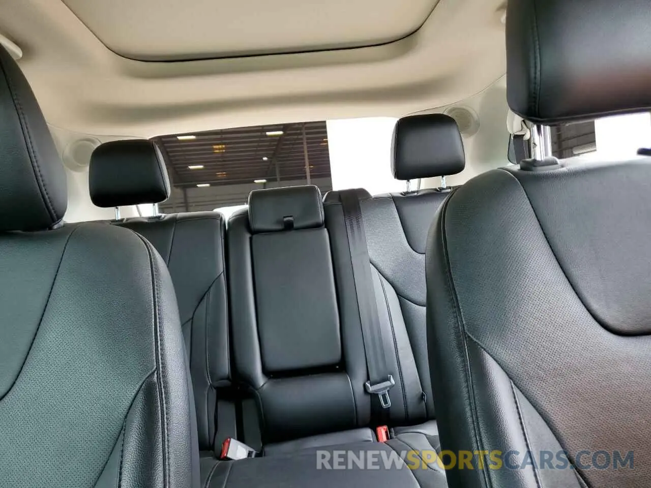 10 Photograph of a damaged car 2FMPK4K91KBB32449 FORD EDGE 2019