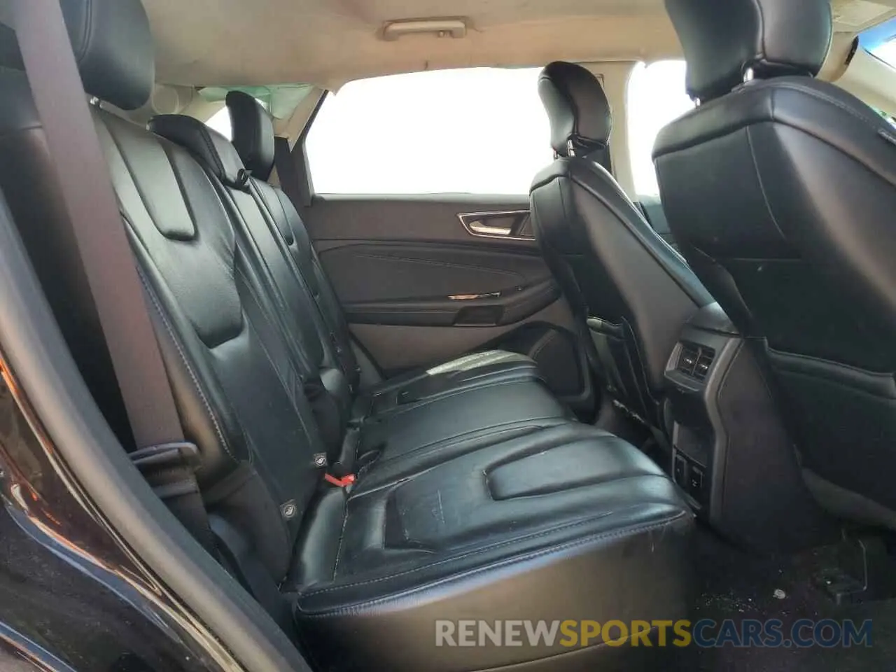 11 Photograph of a damaged car 2FMPK4K92KBB92935 FORD EDGE 2019