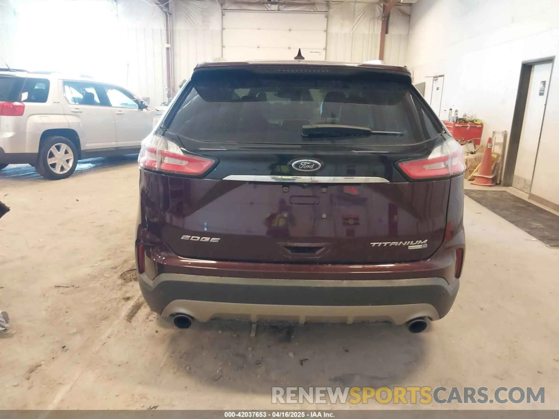 16 Photograph of a damaged car 2FMPK4K92KBC11077 FORD EDGE 2019