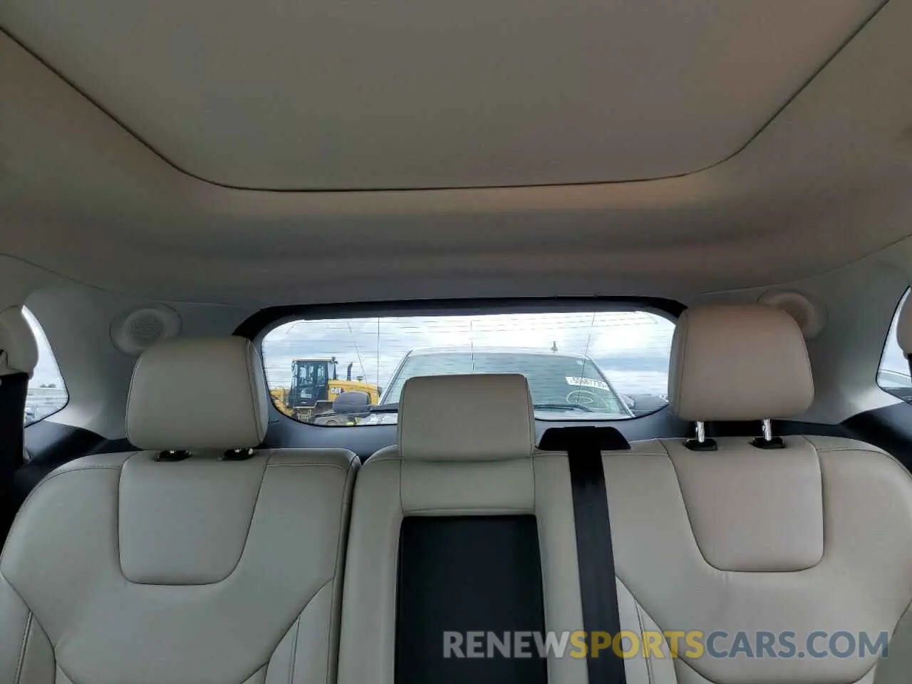 10 Photograph of a damaged car 2FMPK4K93KBB94810 FORD EDGE 2019