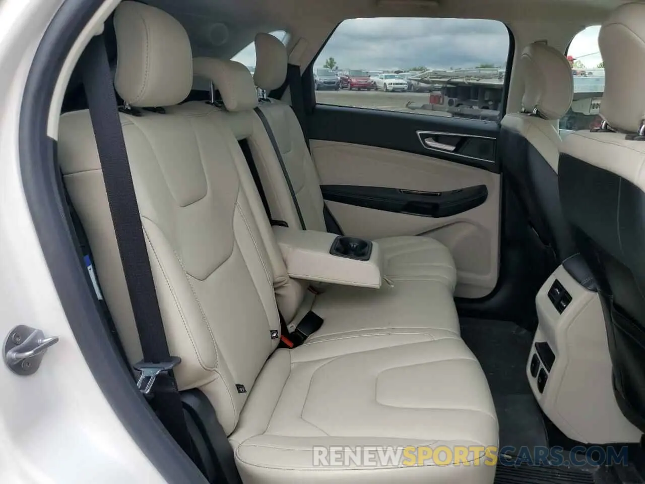 11 Photograph of a damaged car 2FMPK4K93KBB94810 FORD EDGE 2019
