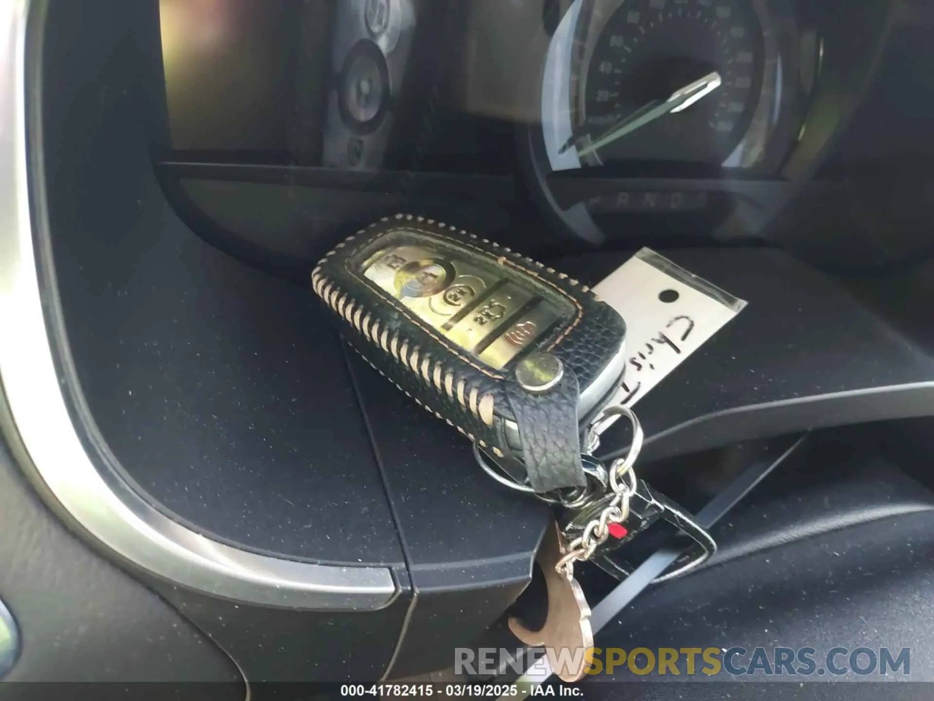 11 Photograph of a damaged car 2FMPK4K94KBB35619 FORD EDGE 2019