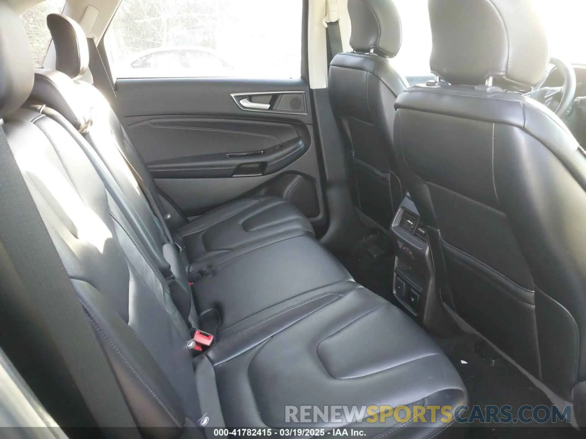 8 Photograph of a damaged car 2FMPK4K94KBB35619 FORD EDGE 2019