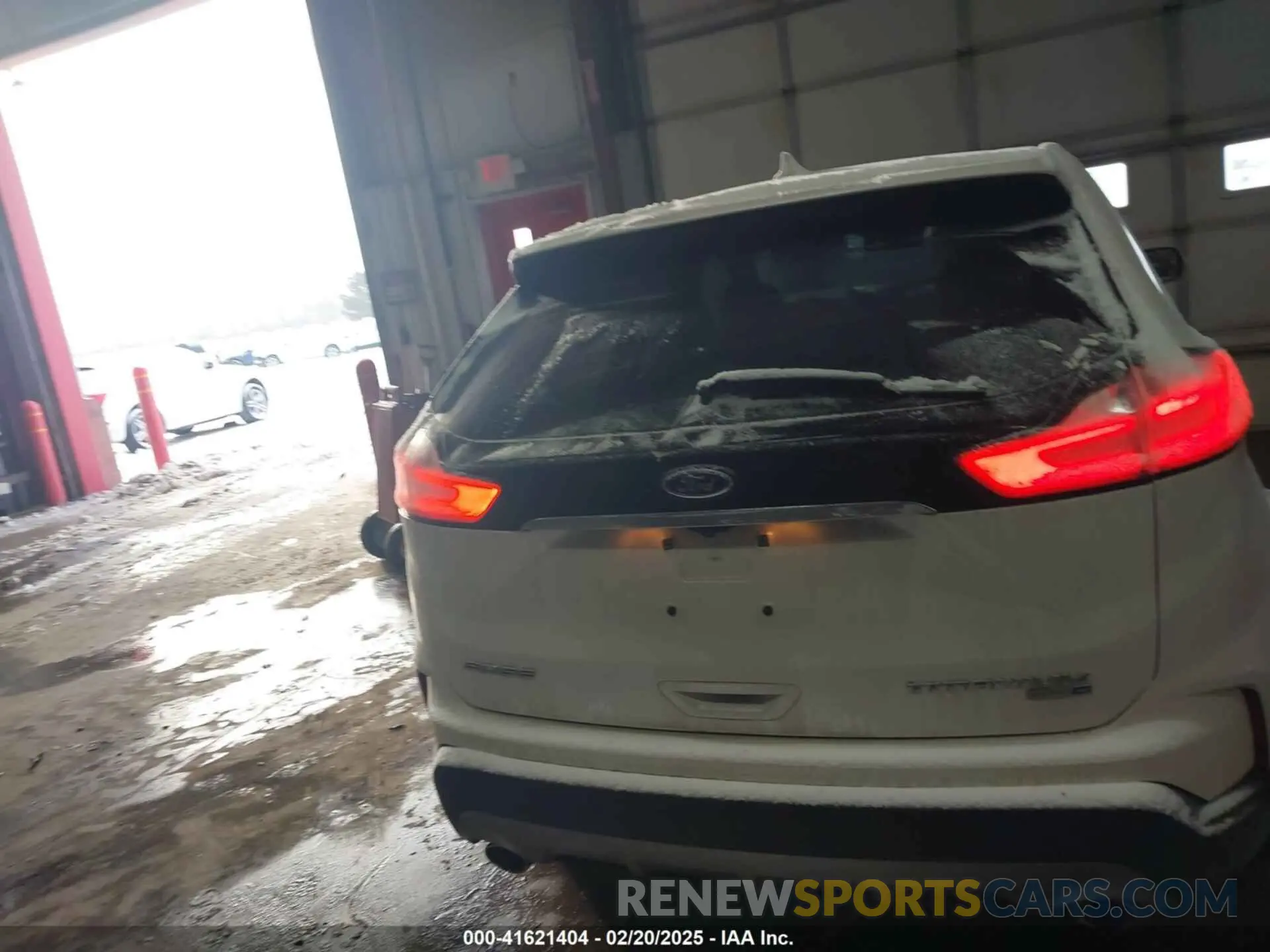 16 Photograph of a damaged car 2FMPK4K94KBC11744 FORD EDGE 2019
