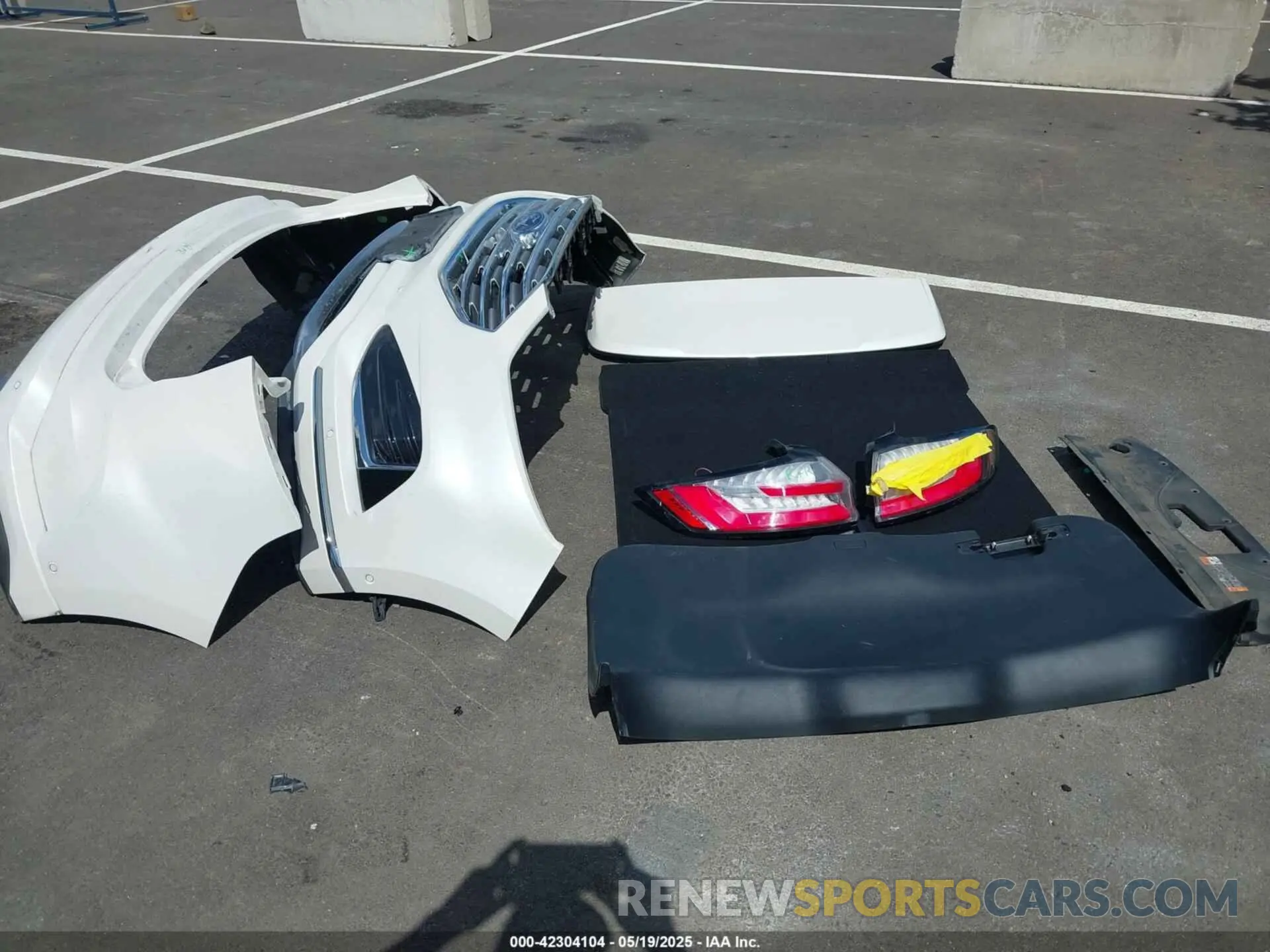 12 Photograph of a damaged car 2FMPK4K94KBC37017 FORD EDGE 2019