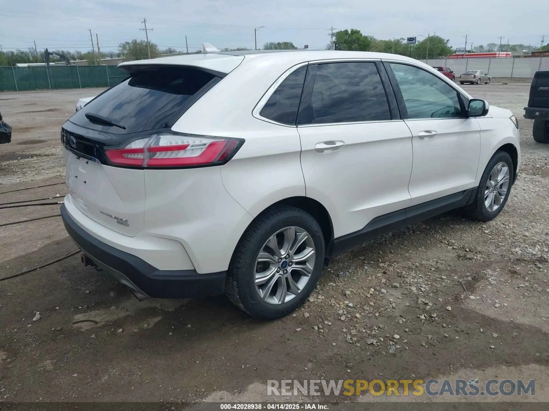 4 Photograph of a damaged car 2FMPK4K96KBC24463 FORD EDGE 2019