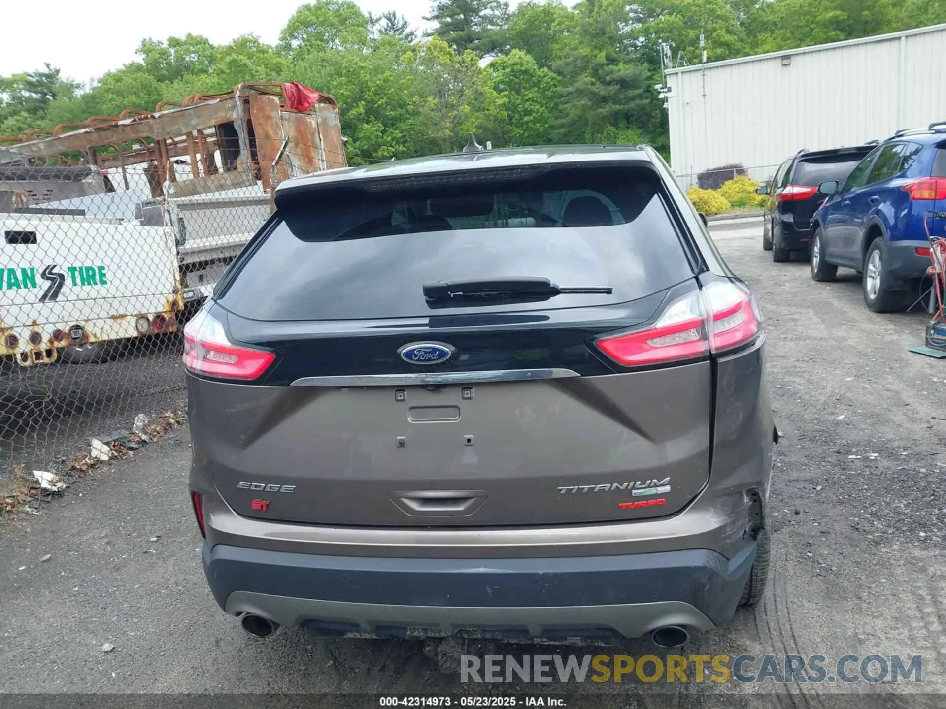 16 Photograph of a damaged car 2FMPK4K97KBB91876 FORD EDGE 2019
