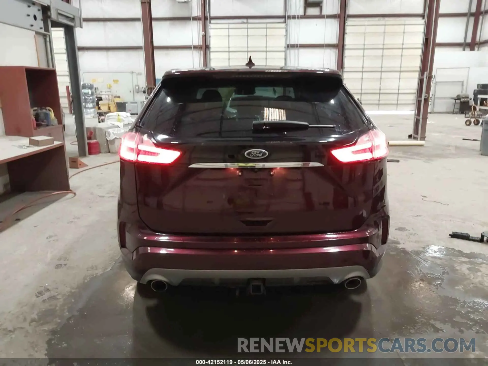 17 Photograph of a damaged car 2FMPK4K98KBB10089 FORD EDGE 2019