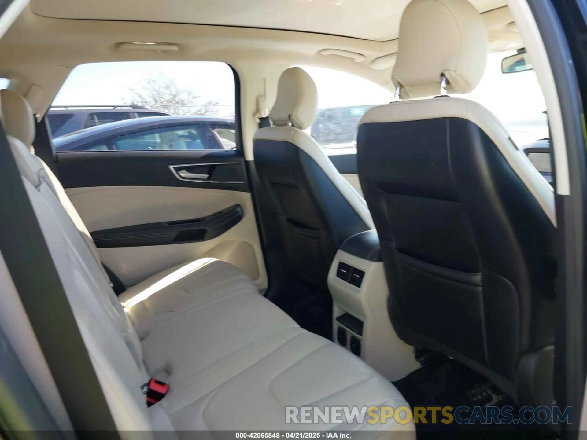 8 Photograph of a damaged car 2FMPK4K99KBB76439 FORD EDGE 2019