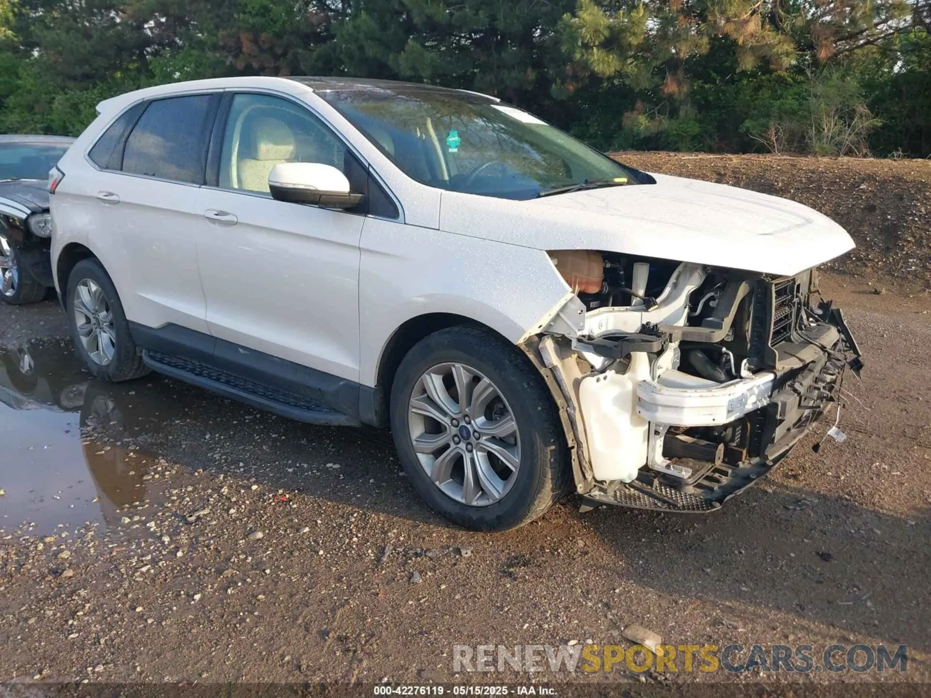 1 Photograph of a damaged car 2FMPK4K9XKBC05821 FORD EDGE 2019