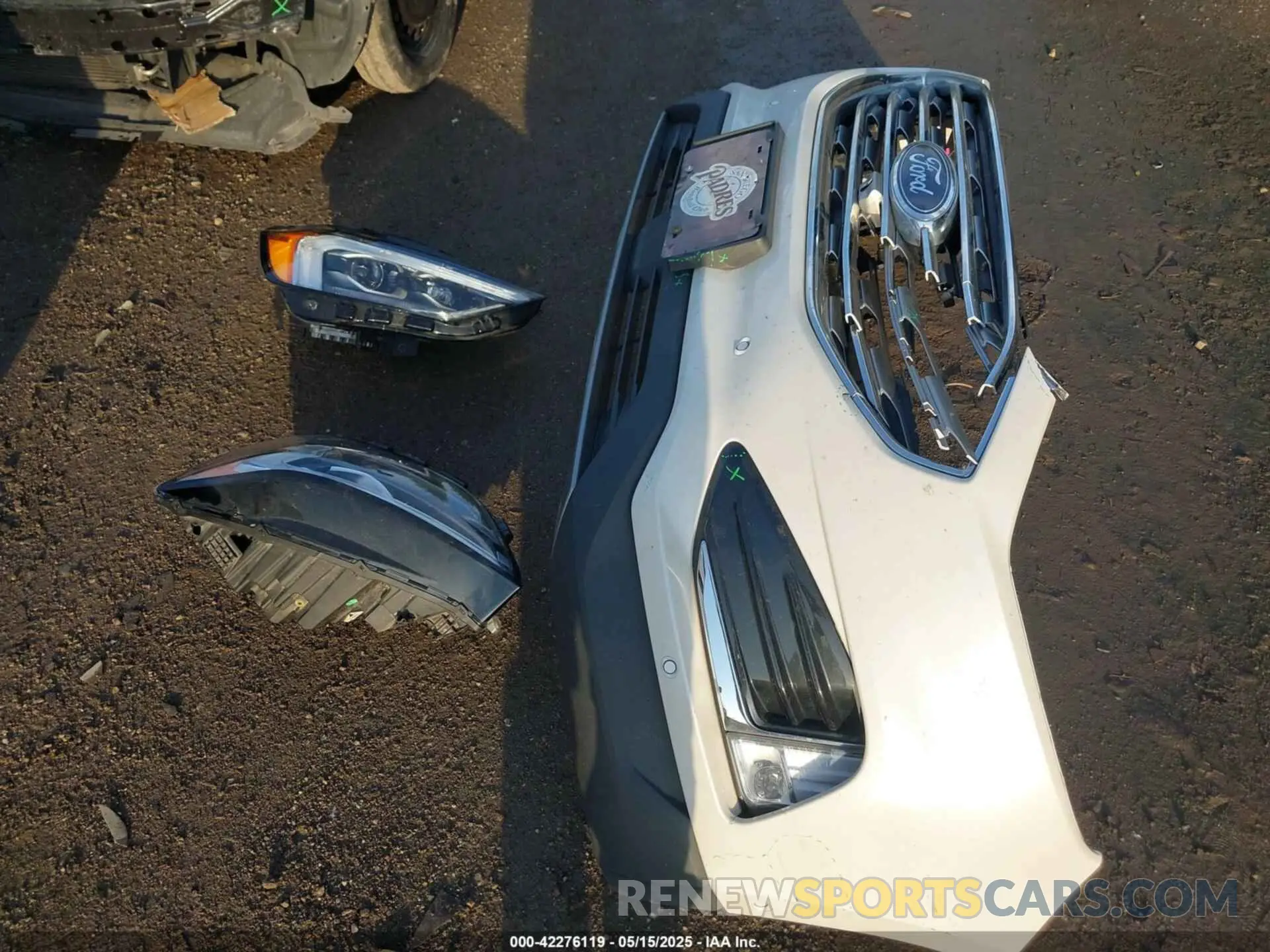 12 Photograph of a damaged car 2FMPK4K9XKBC05821 FORD EDGE 2019