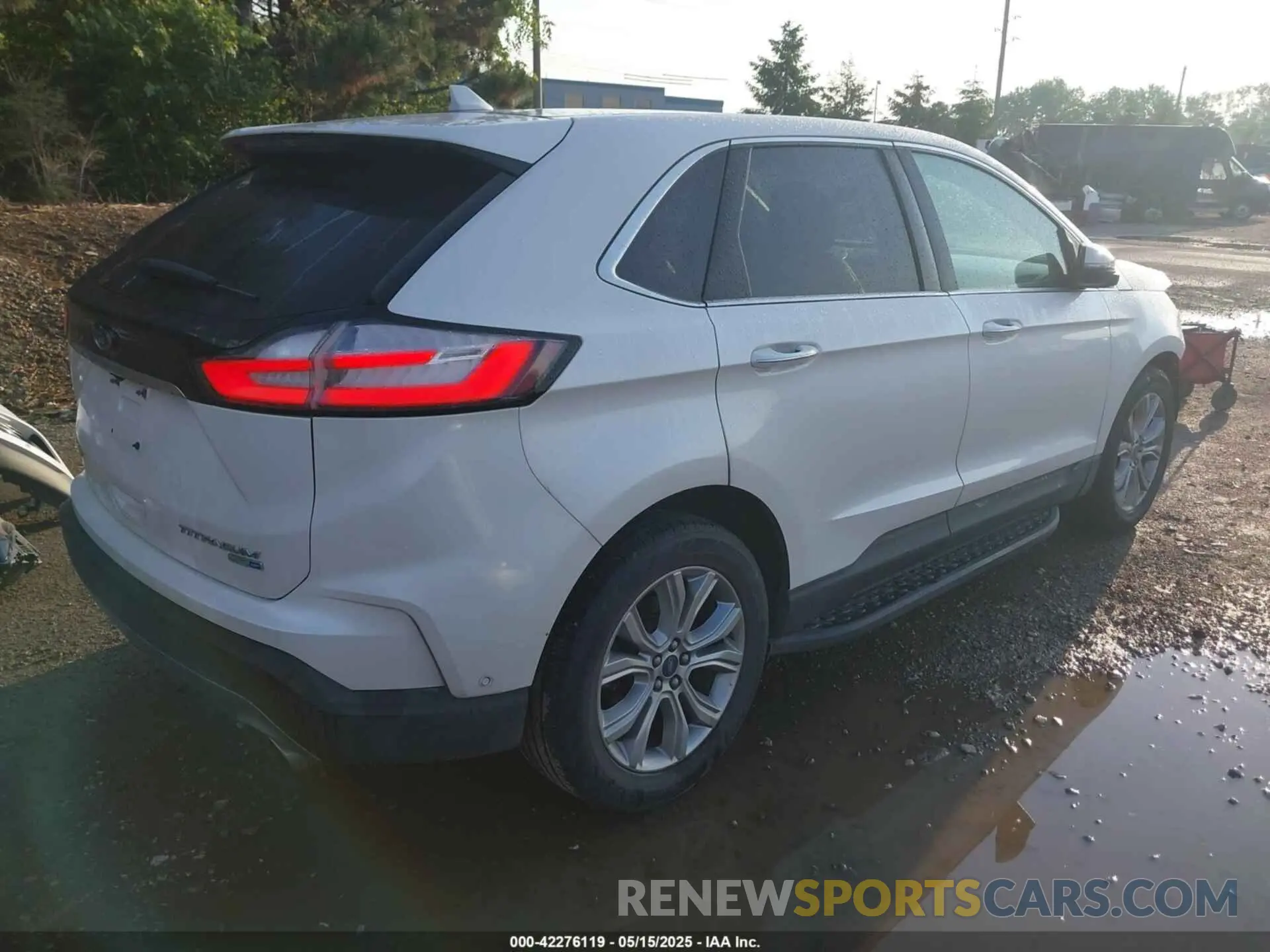 4 Photograph of a damaged car 2FMPK4K9XKBC05821 FORD EDGE 2019