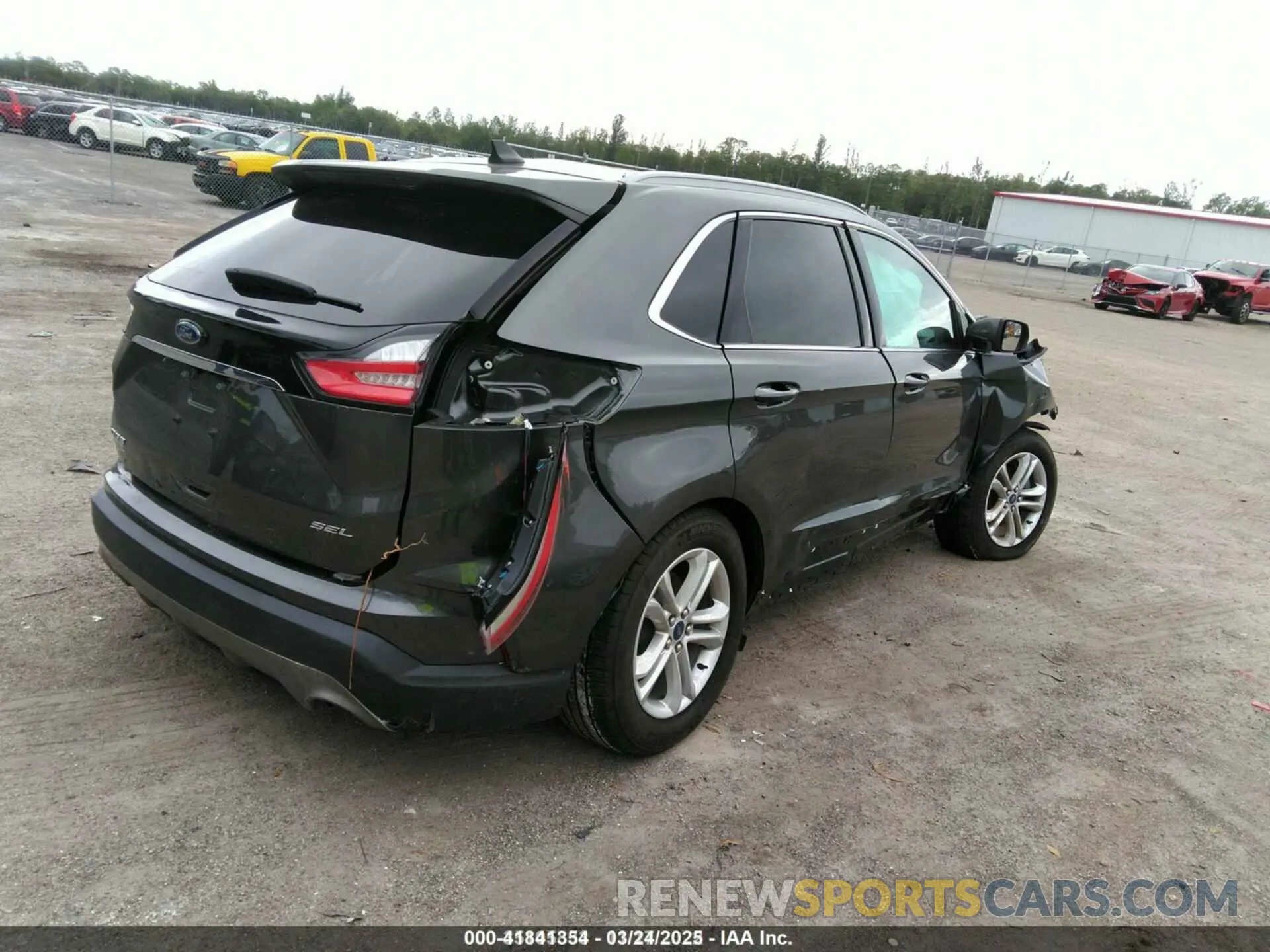 4 Photograph of a damaged car 2FMPK3J90LBB51006 FORD EDGE 2020