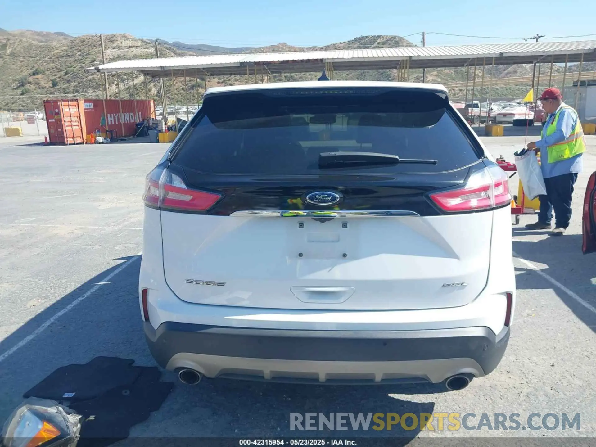 17 Photograph of a damaged car 2FMPK3J92LBB50181 FORD EDGE 2020