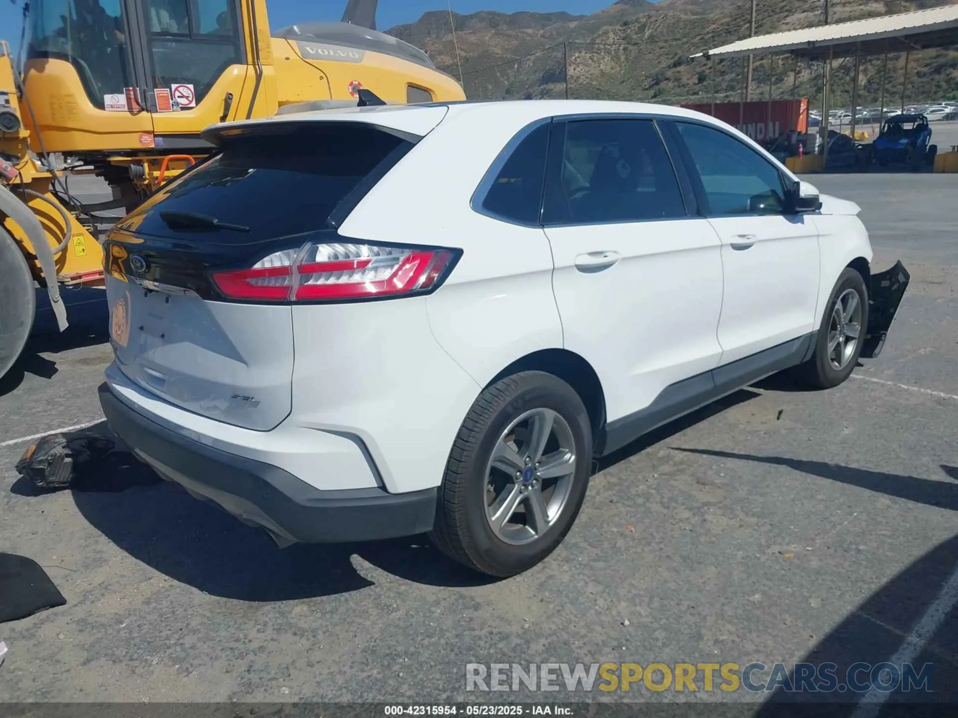 4 Photograph of a damaged car 2FMPK3J92LBB50181 FORD EDGE 2020