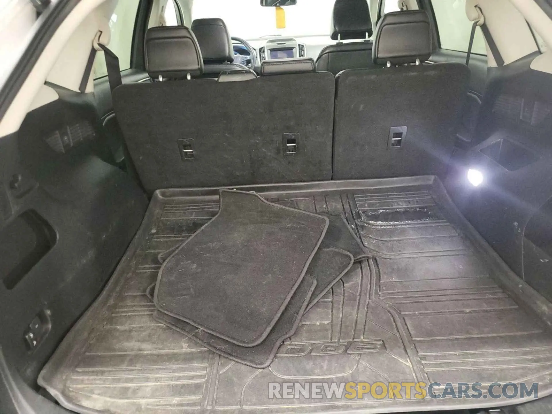 8 Photograph of a damaged car 2FMPK3J95LBA61012 FORD EDGE 2020