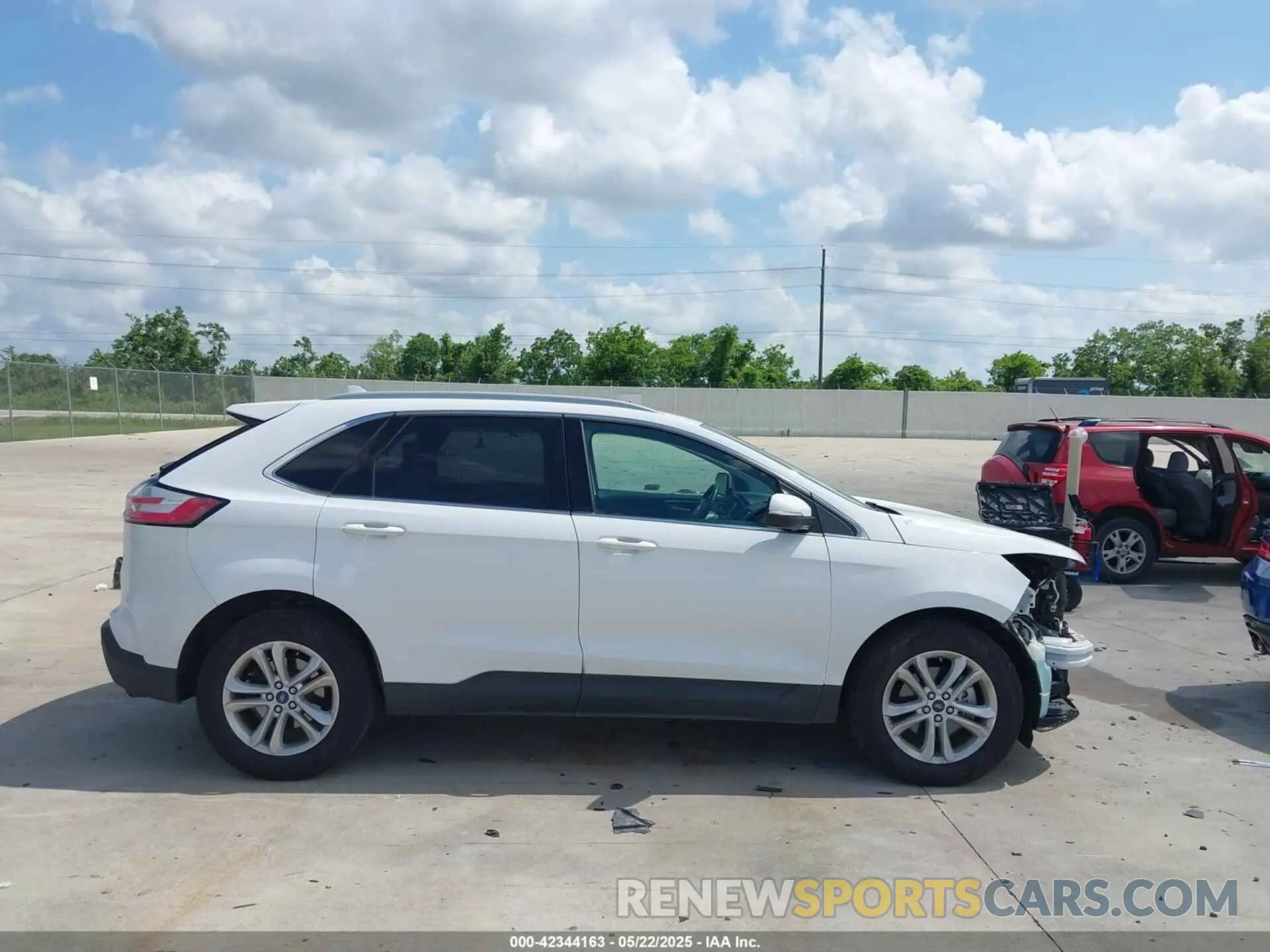 13 Photograph of a damaged car 2FMPK3J9XLBA28782 FORD EDGE 2020