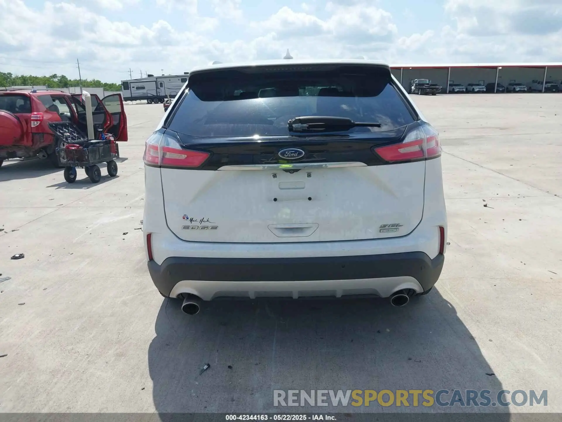 16 Photograph of a damaged car 2FMPK3J9XLBA28782 FORD EDGE 2020