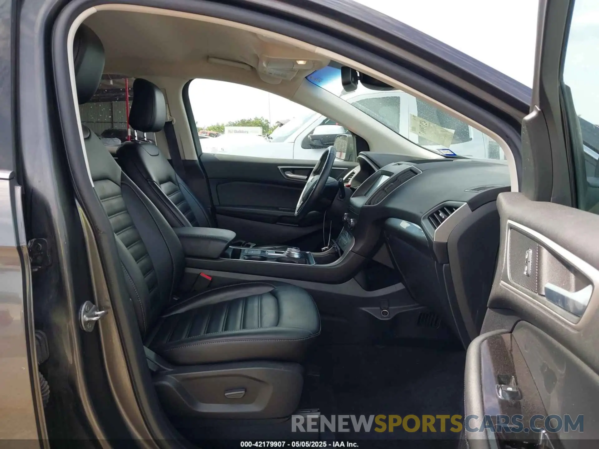 5 Photograph of a damaged car 2FMPK3J9XLBA54556 FORD EDGE 2020