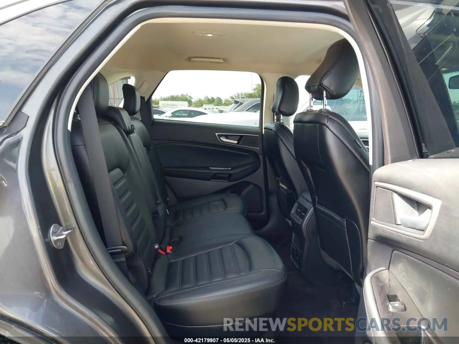 8 Photograph of a damaged car 2FMPK3J9XLBA54556 FORD EDGE 2020