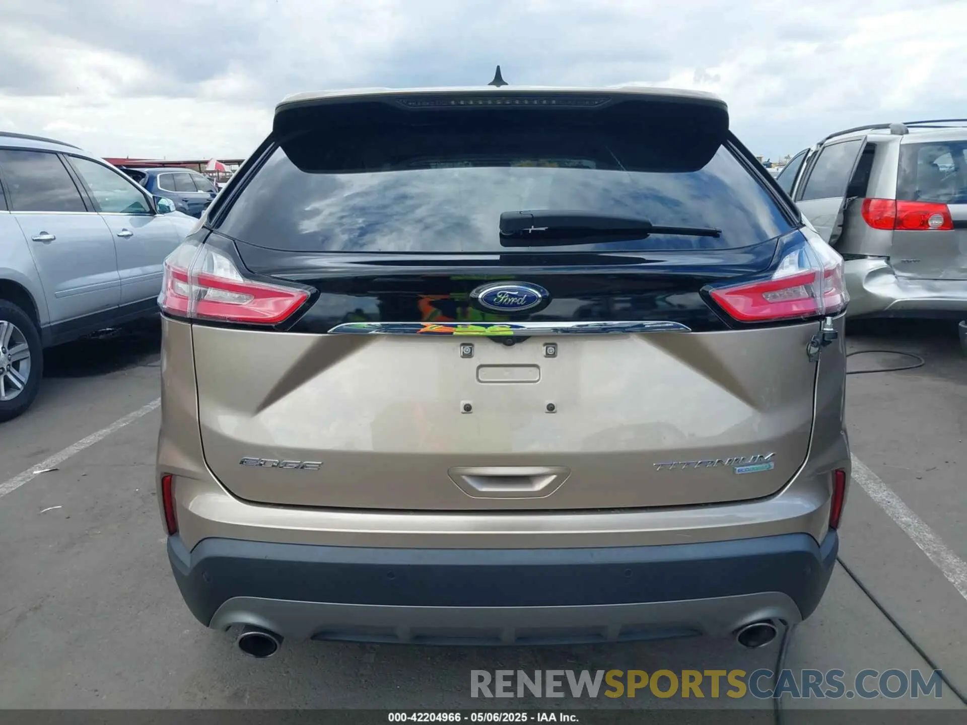 16 Photograph of a damaged car 2FMPK3K98LBB41063 FORD EDGE 2020