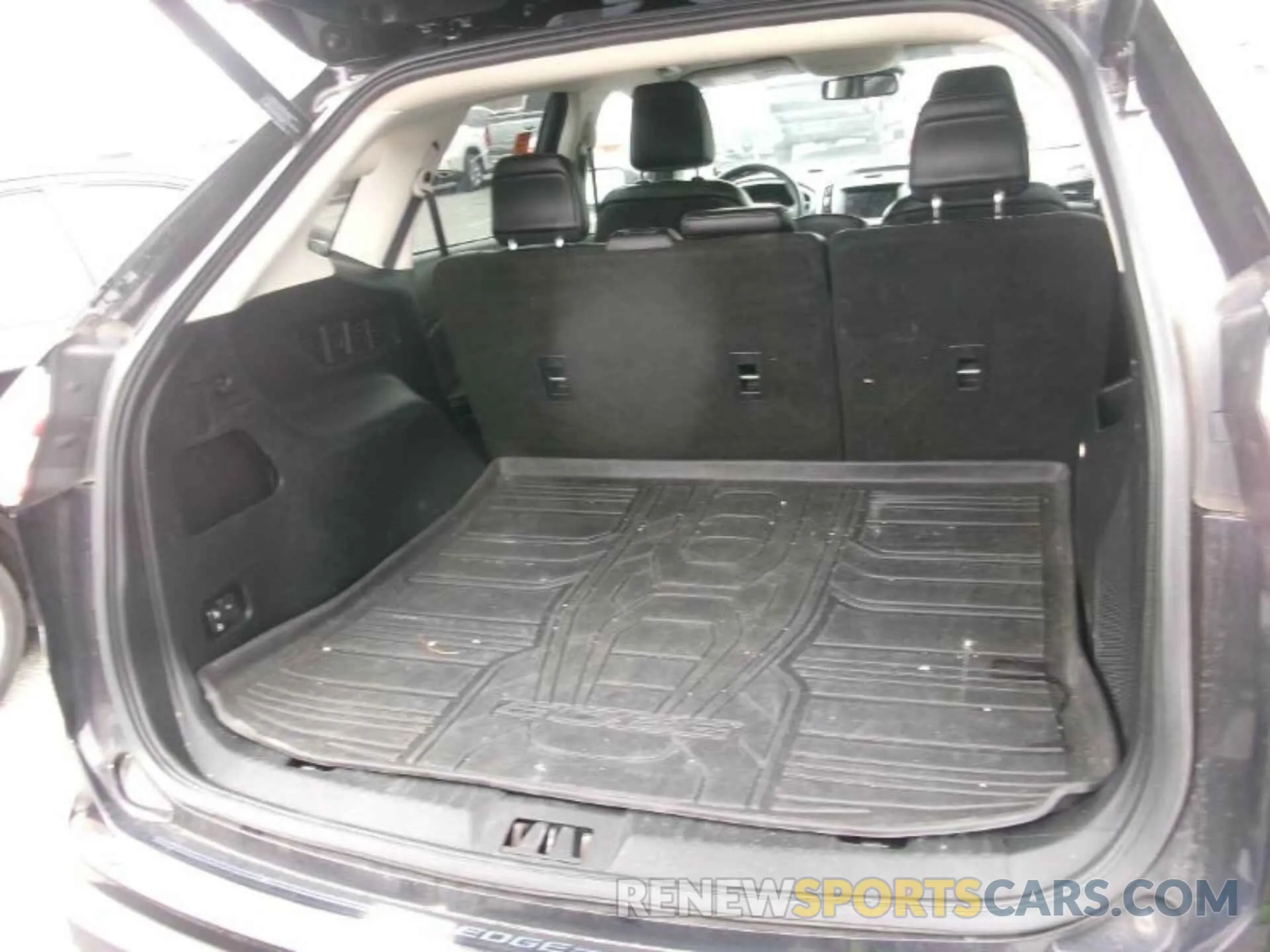 4 Photograph of a damaged car 2FMPK3K9XLBA60839 FORD EDGE 2020