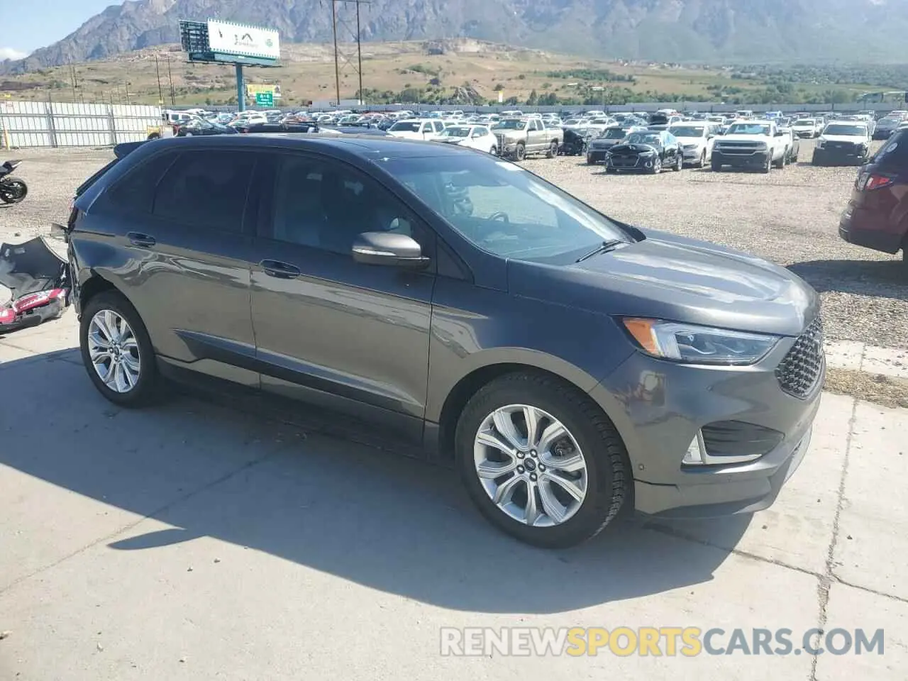 4 Photograph of a damaged car 2FMPK4AP4LBB02640 FORD EDGE 2020