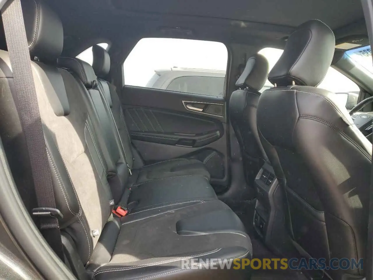11 Photograph of a damaged car 2FMPK4AP6LBB50057 FORD EDGE 2020