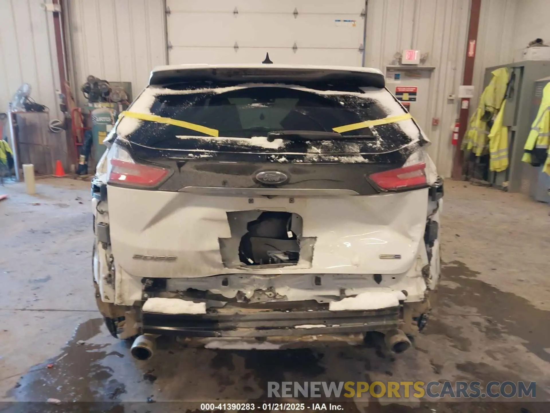 16 Photograph of a damaged car 2FMPK4G92LBA96247 FORD EDGE 2020