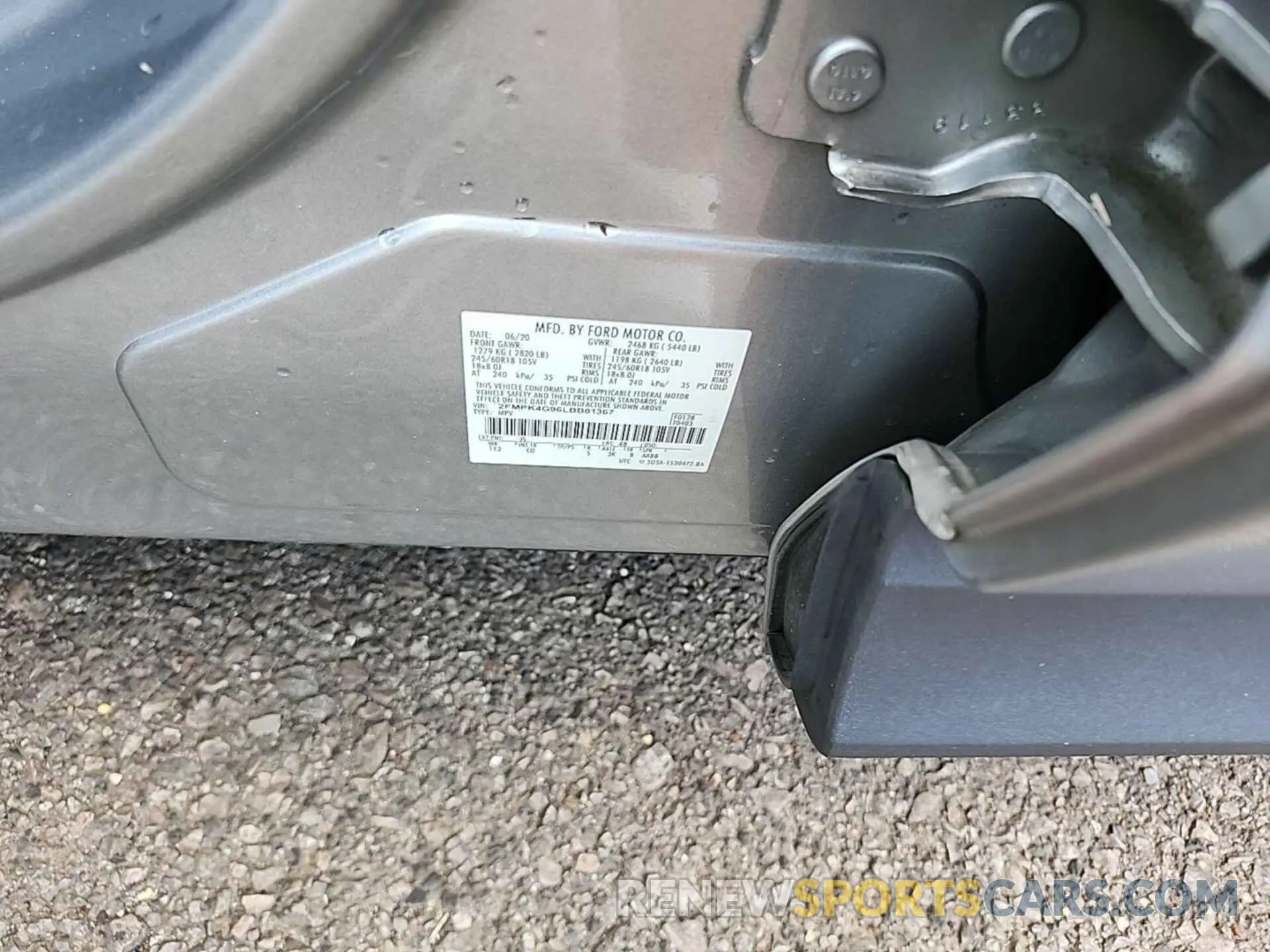 29 Photograph of a damaged car 2FMPK4G96LBB01367 FORD EDGE 2020