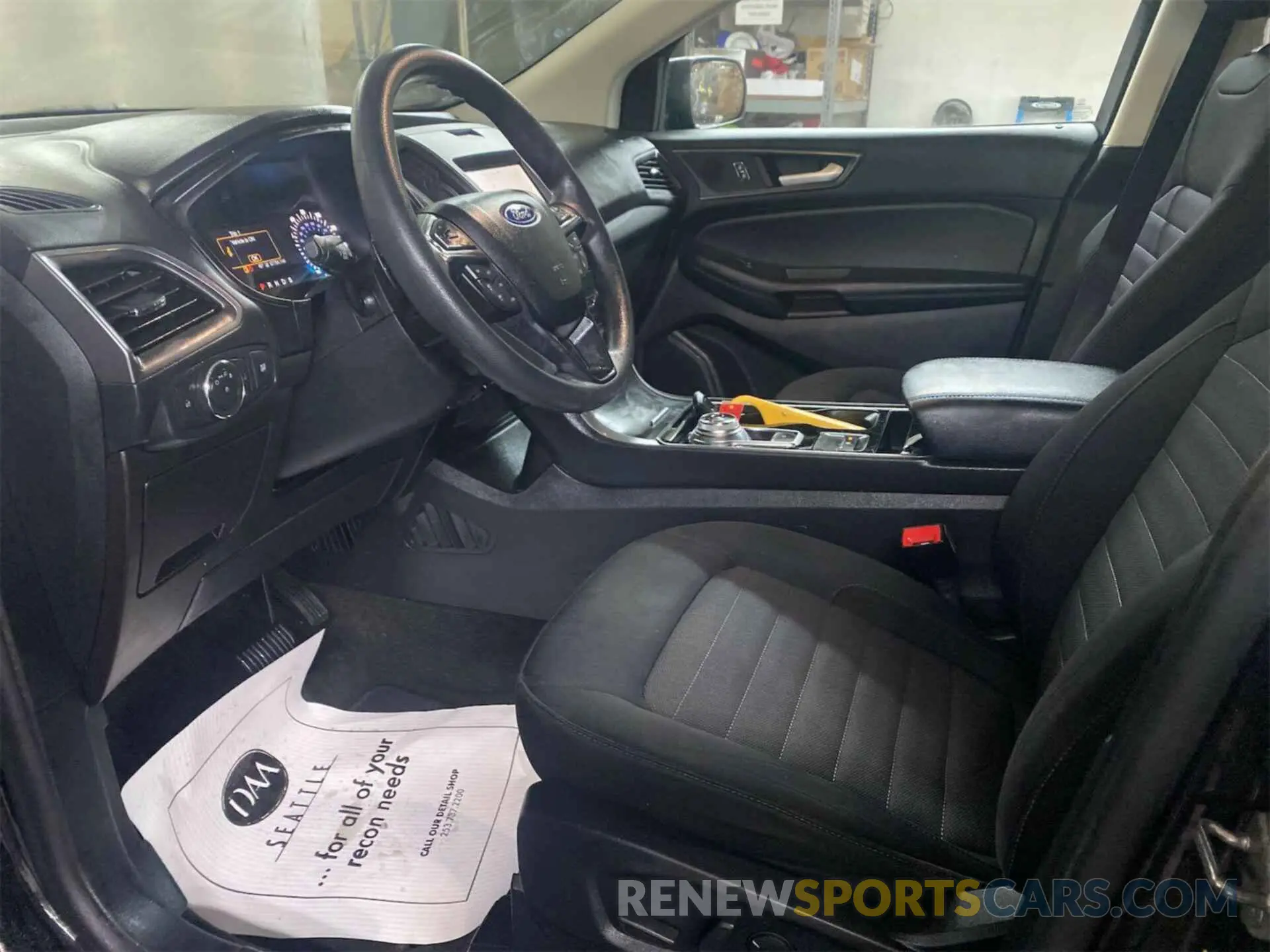 32 Photograph of a damaged car 2FMPK4G9XLBA61780 FORD EDGE 2020