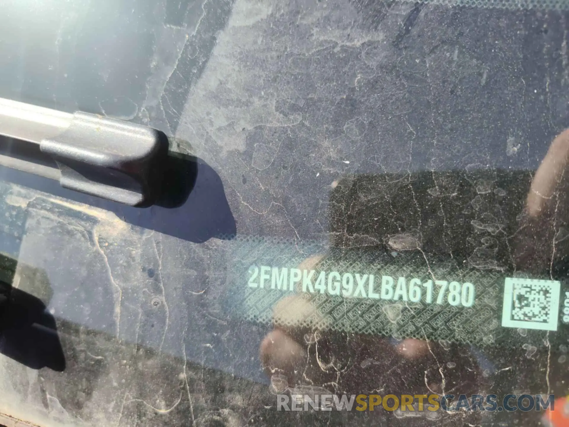 34 Photograph of a damaged car 2FMPK4G9XLBA61780 FORD EDGE 2020