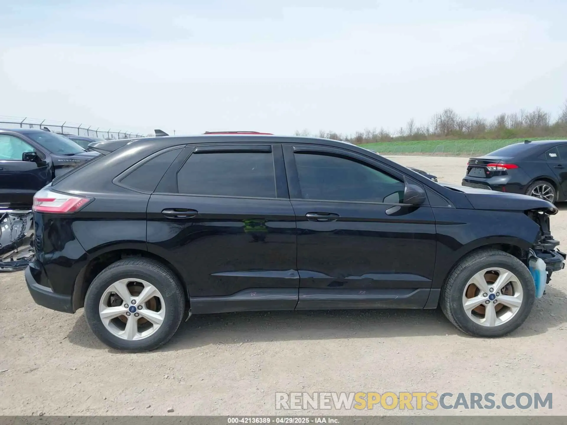 14 Photograph of a damaged car 2FMPK4G9XLBB60857 FORD EDGE 2020