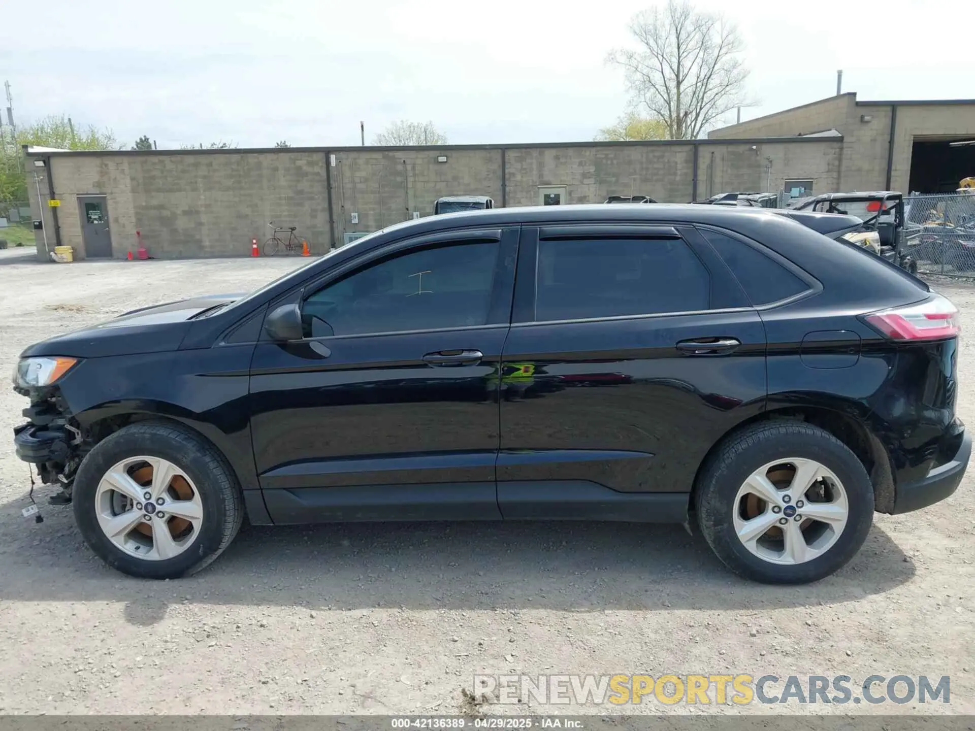 15 Photograph of a damaged car 2FMPK4G9XLBB60857 FORD EDGE 2020