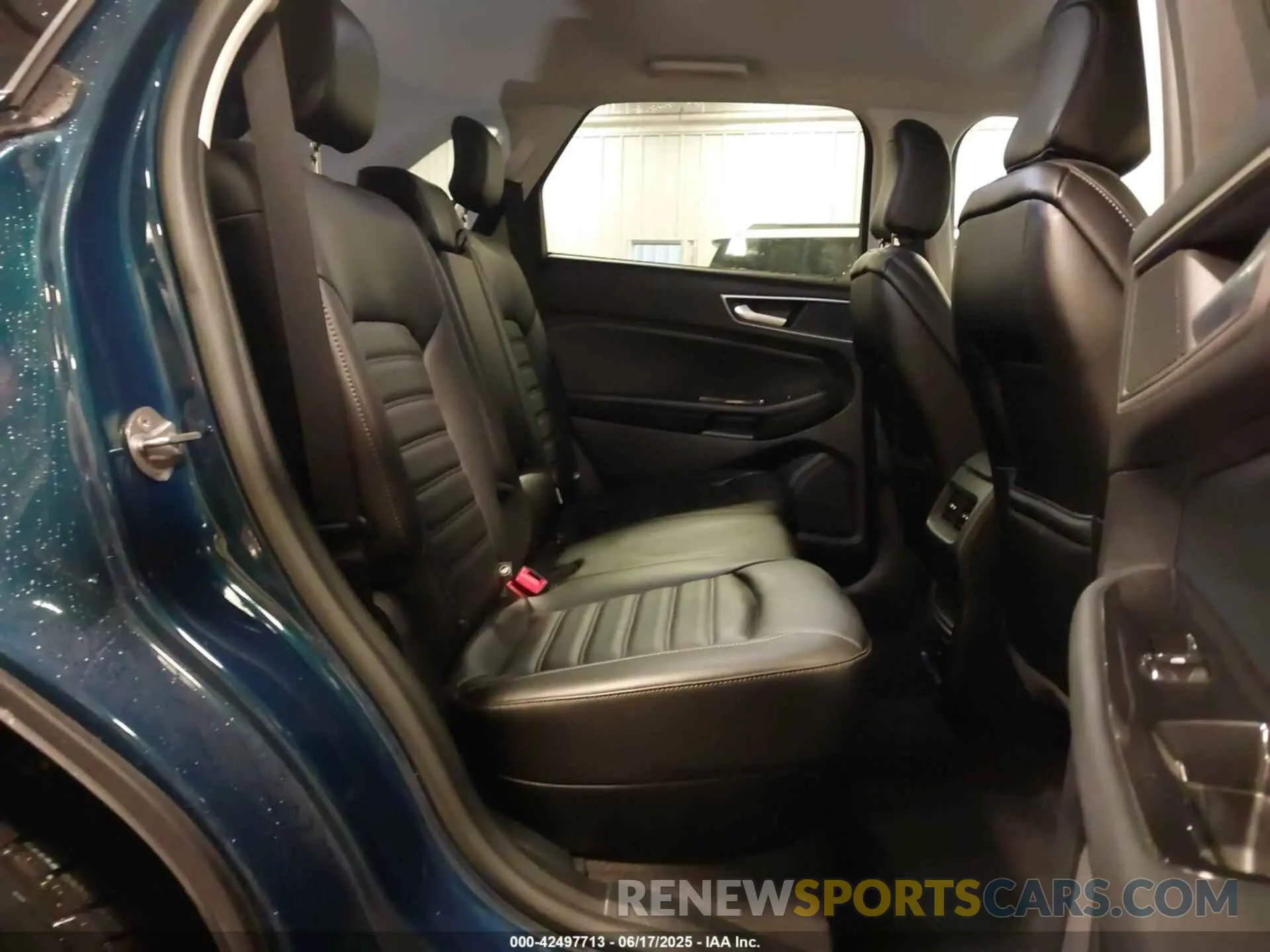 8 Photograph of a damaged car 2FMPK4J90LBA25699 FORD EDGE 2020