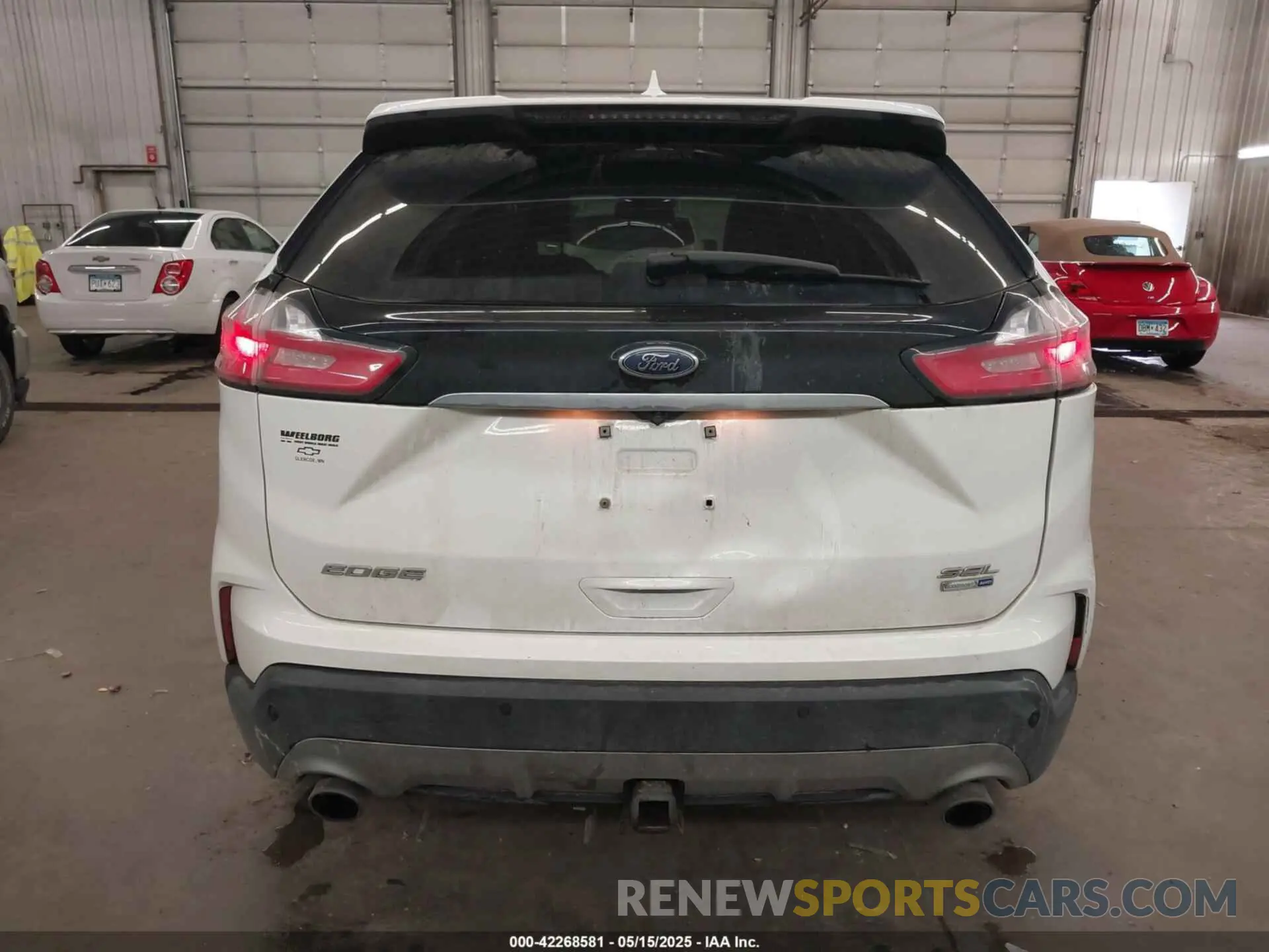 17 Photograph of a damaged car 2FMPK4J92LBA63919 FORD EDGE 2020