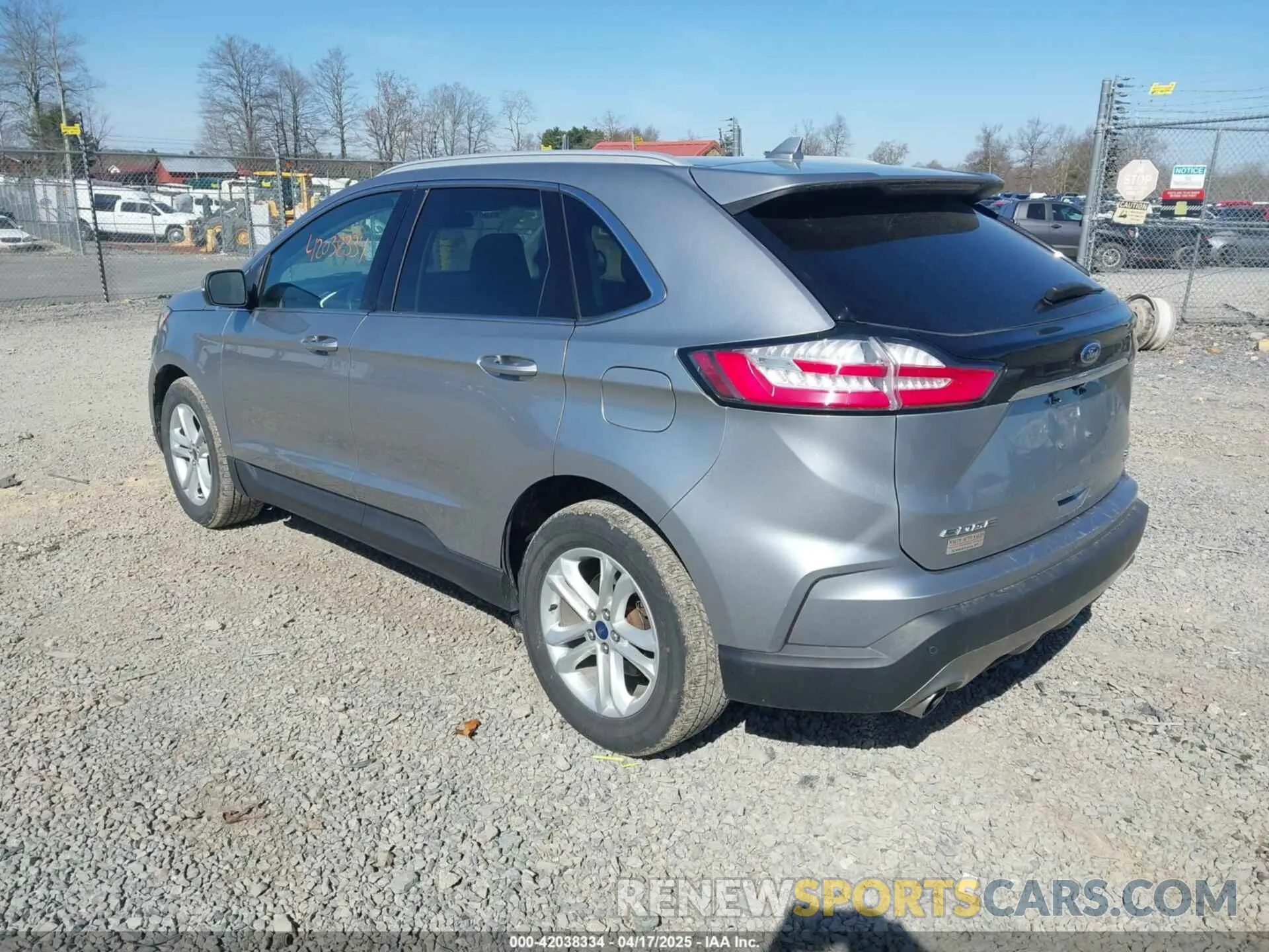 3 Photograph of a damaged car 2FMPK4J93LBB01318 FORD EDGE 2020