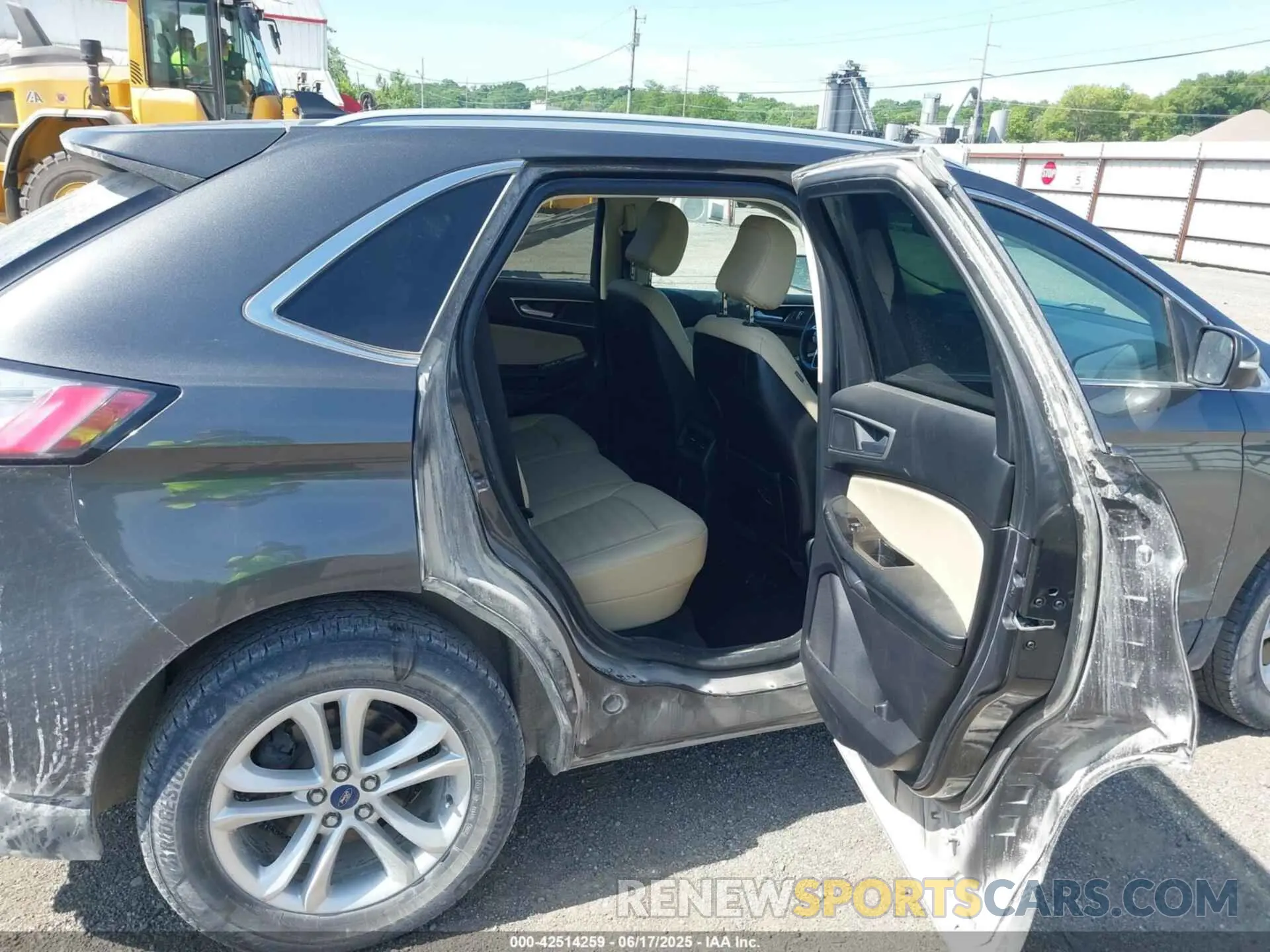 8 Photograph of a damaged car 2FMPK4J95LBB16077 FORD EDGE 2020