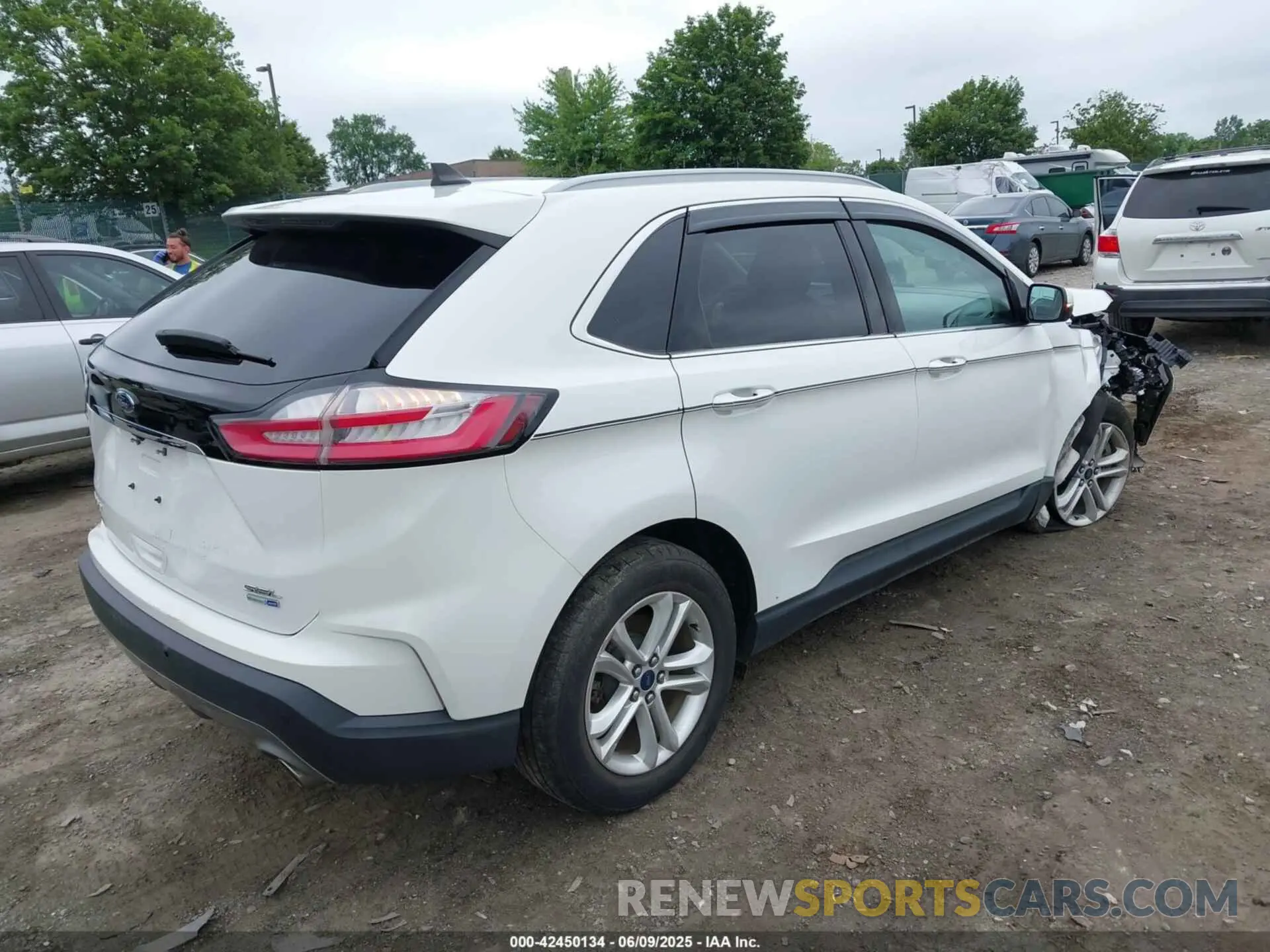 4 Photograph of a damaged car 2FMPK4J96LBB26701 FORD EDGE 2020