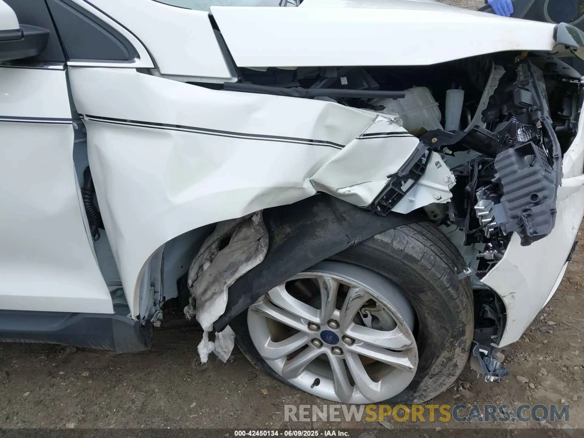 6 Photograph of a damaged car 2FMPK4J96LBB26701 FORD EDGE 2020