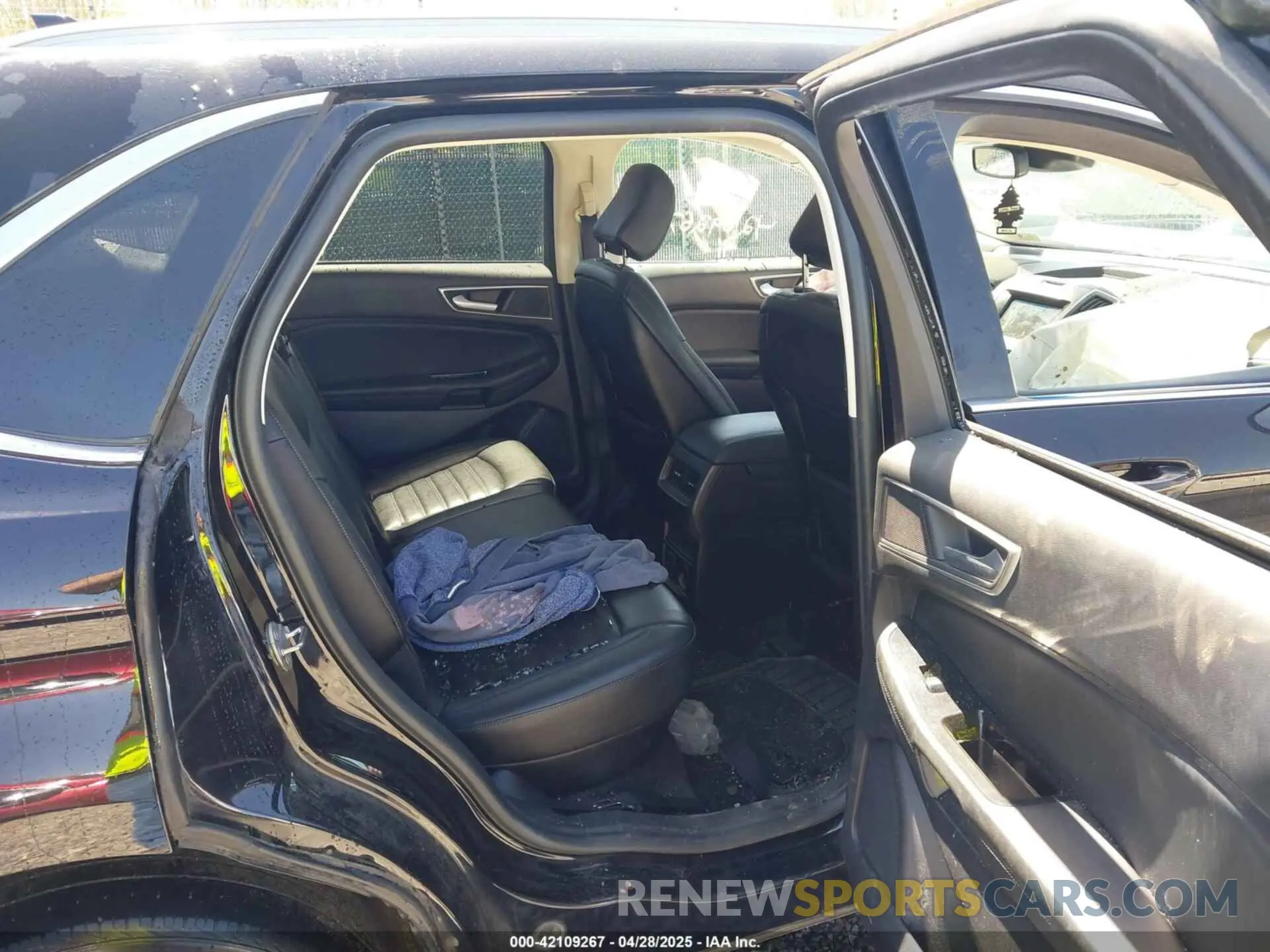 8 Photograph of a damaged car 2FMPK4J98LBA60703 FORD EDGE 2020