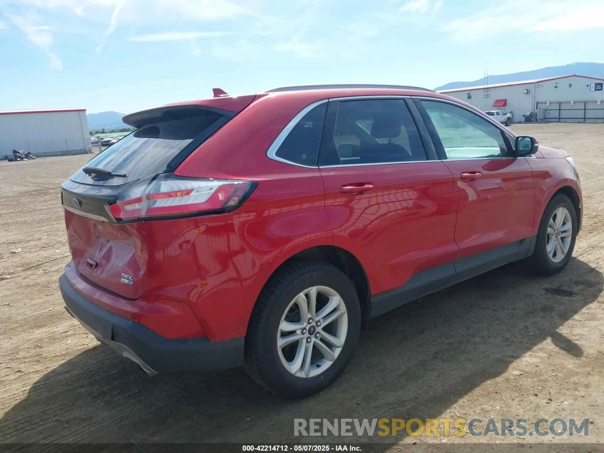 4 Photograph of a damaged car 2FMPK4J98LBA89831 FORD EDGE 2020