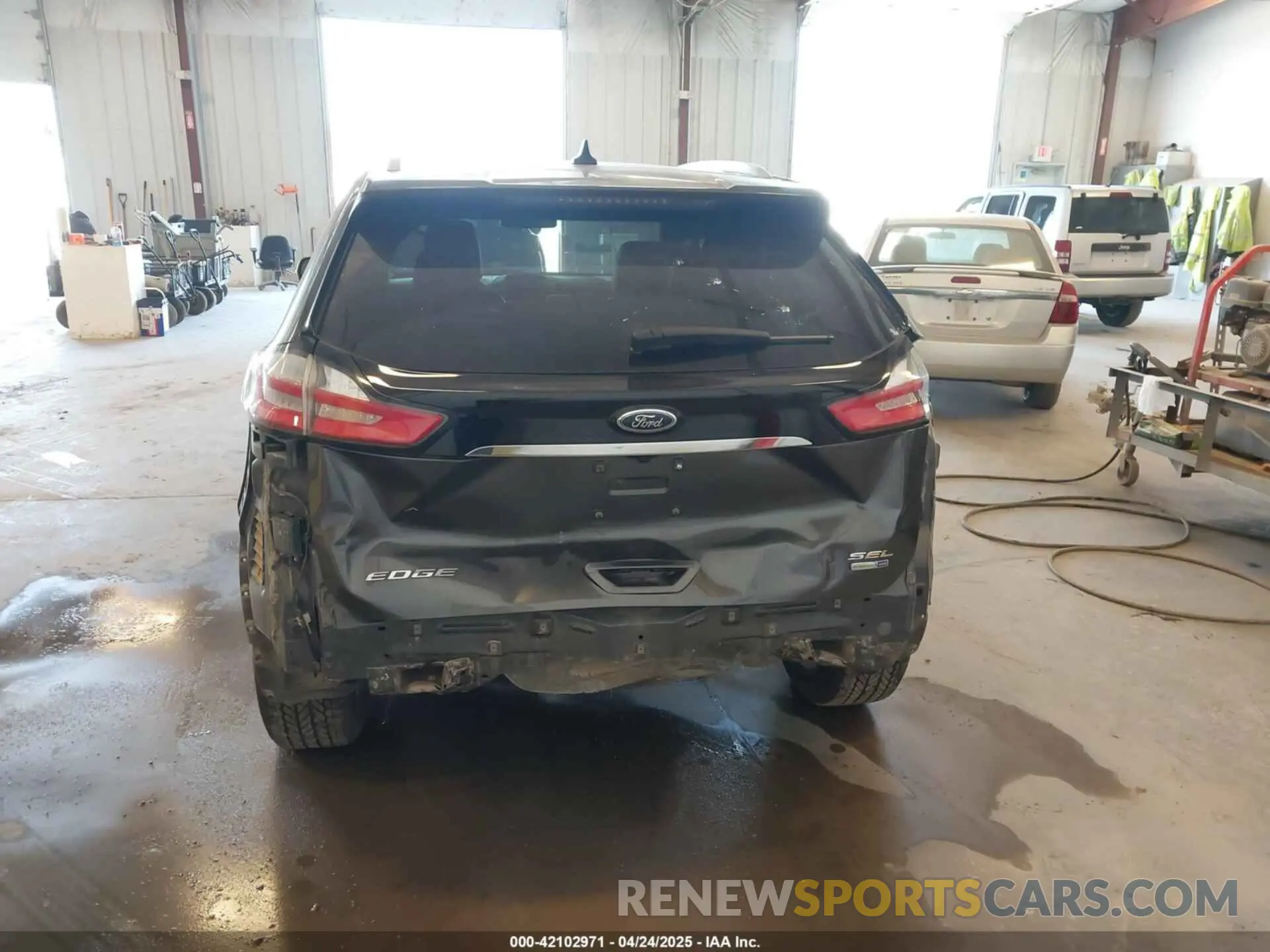 16 Photograph of a damaged car 2FMPK4J98LBB18793 FORD EDGE 2020