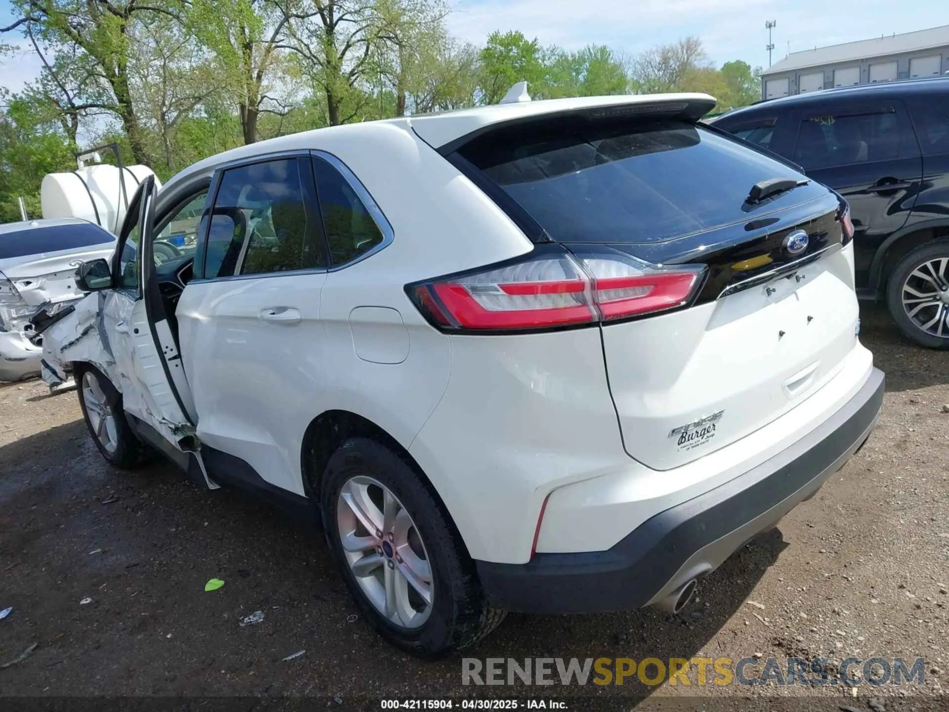 3 Photograph of a damaged car 2FMPK4J9XLBA07663 FORD EDGE 2020