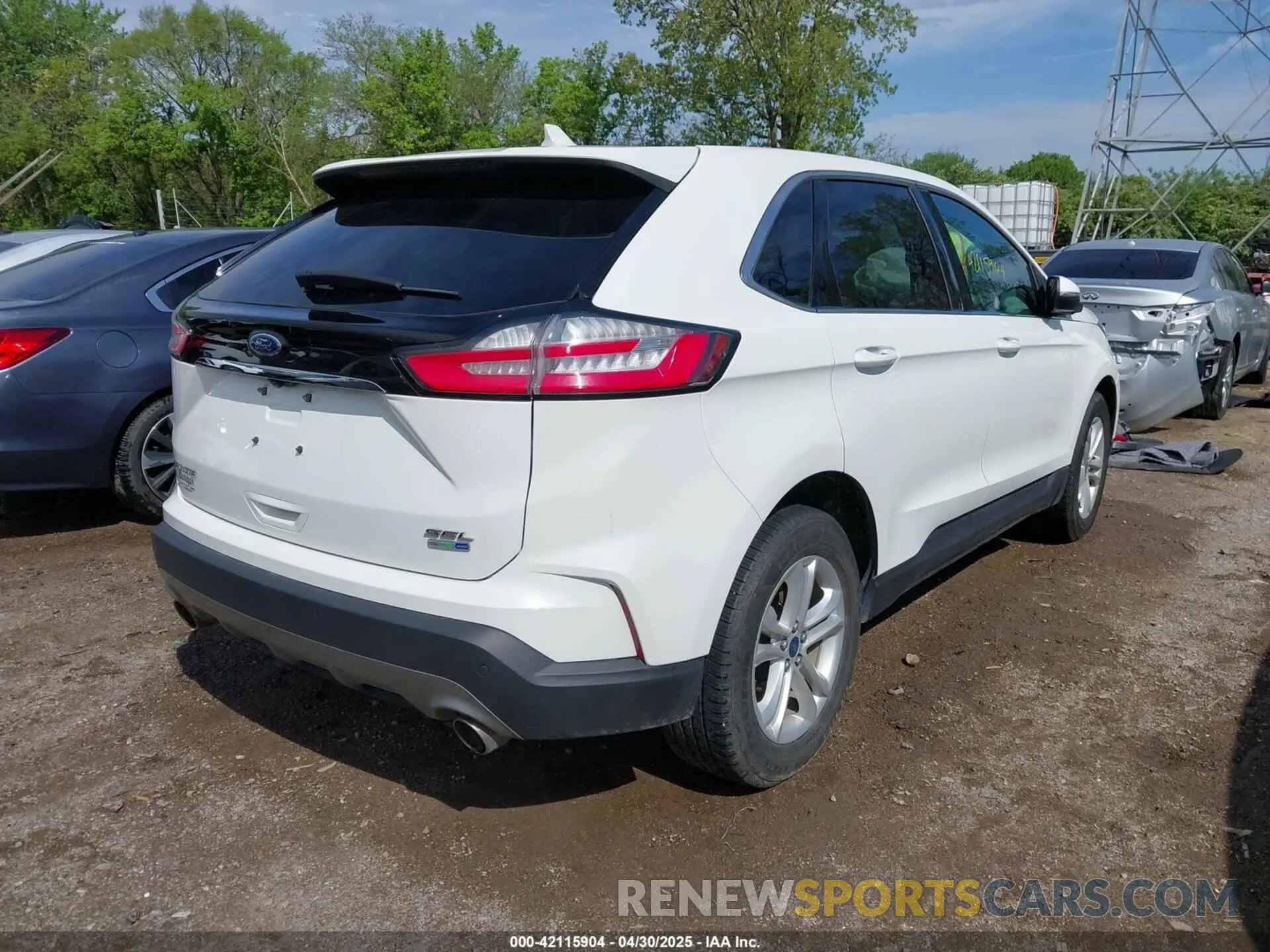 4 Photograph of a damaged car 2FMPK4J9XLBA07663 FORD EDGE 2020