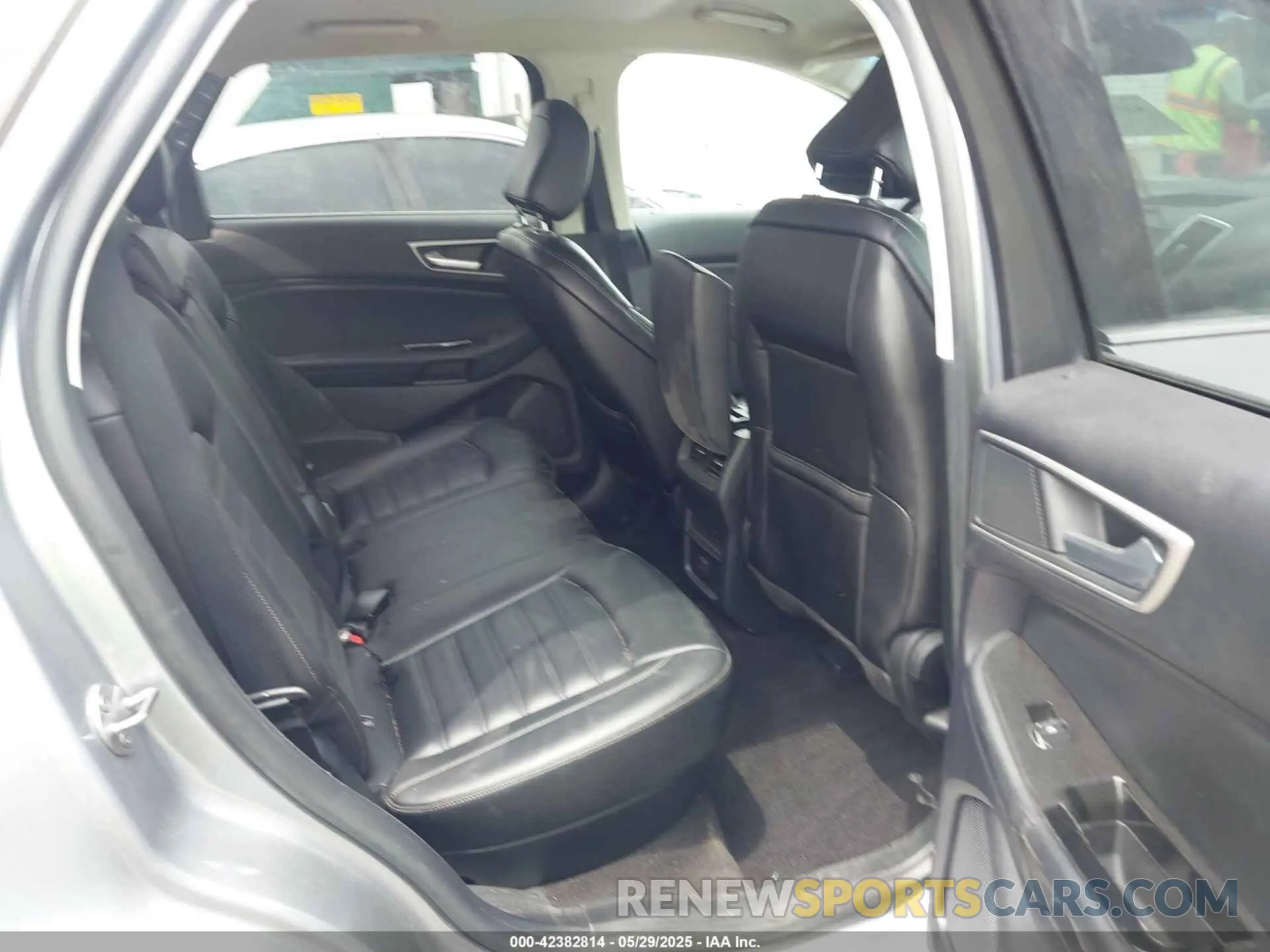 8 Photograph of a damaged car 2FMPK4J9XLBA71542 FORD EDGE 2020