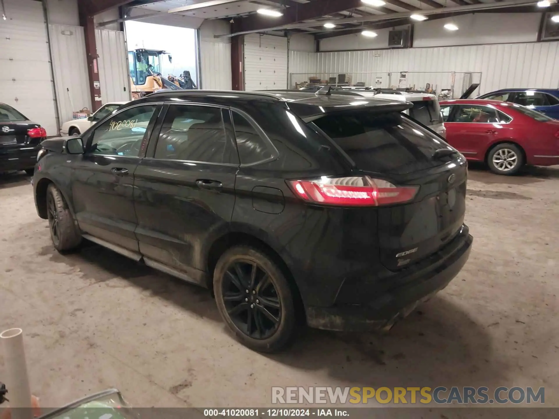 14 Photograph of a damaged car 2FMPK4J9XLBB53562 FORD EDGE 2020