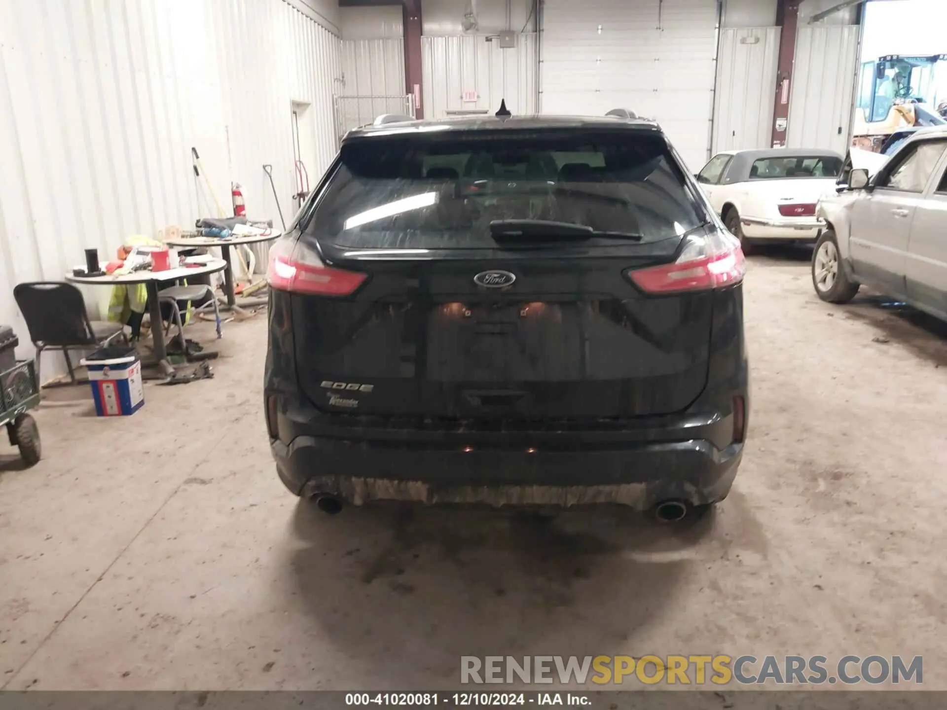 16 Photograph of a damaged car 2FMPK4J9XLBB53562 FORD EDGE 2020