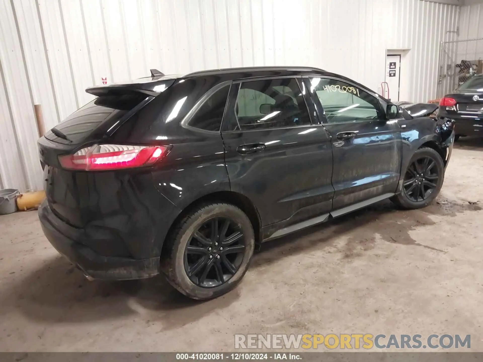 4 Photograph of a damaged car 2FMPK4J9XLBB53562 FORD EDGE 2020